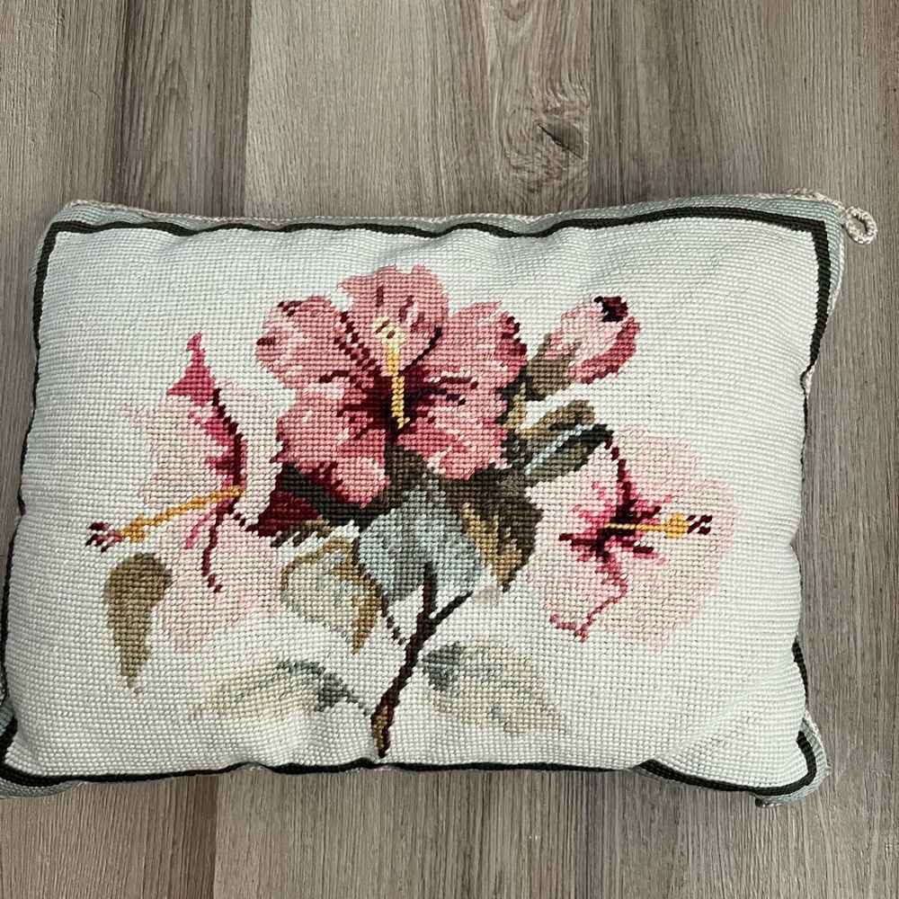 Vintage Floral Needlepoint Decorative Throw Pillow Cushion